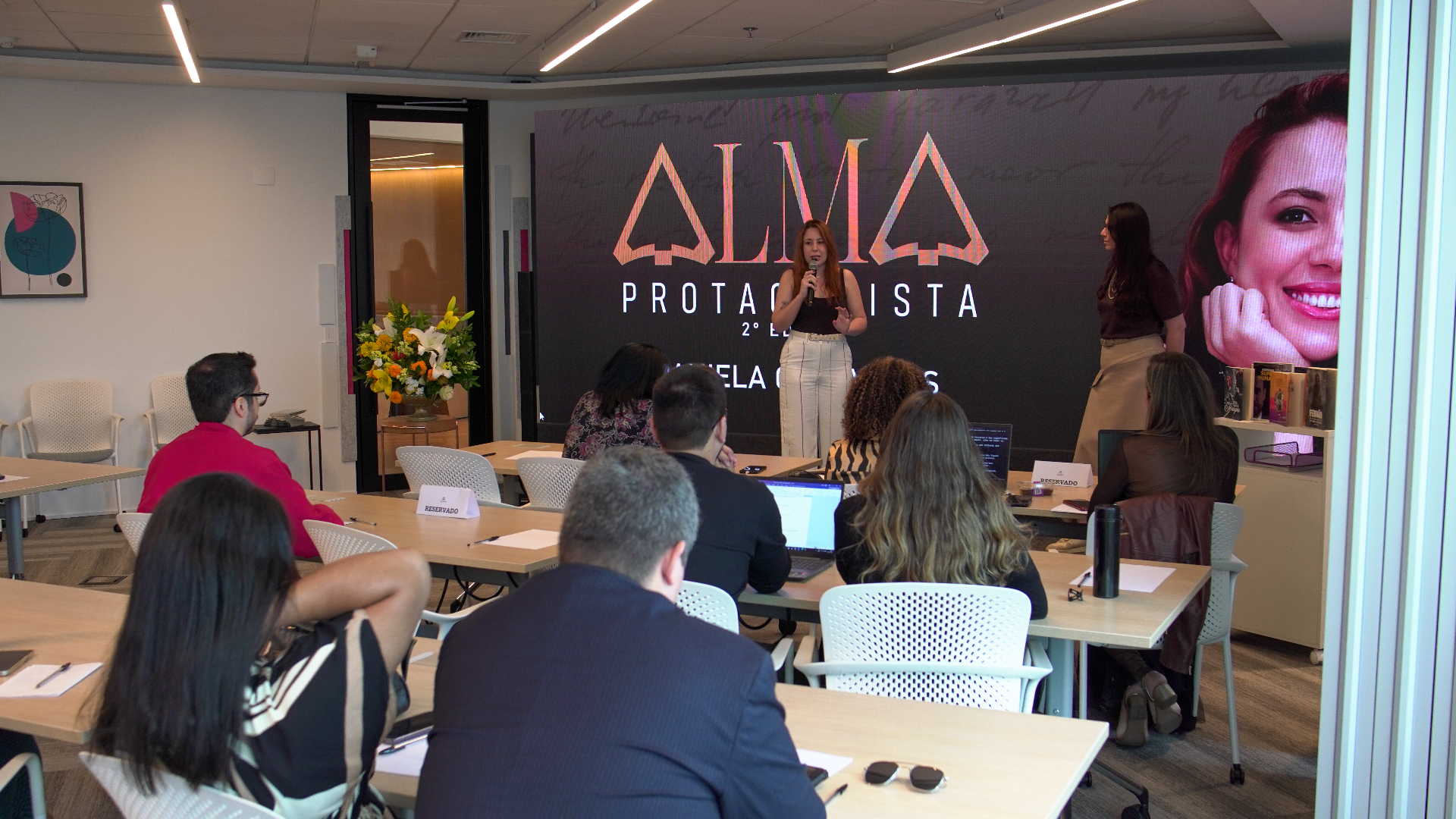 Julyanne apresentando na 2ª edição do Alma Protagonista